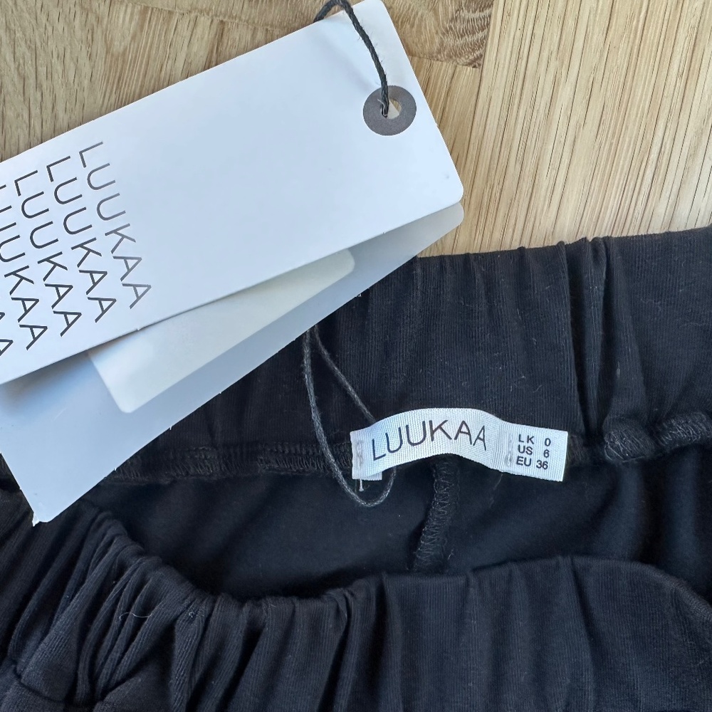 NWT- LUUKAA Skirt- Black, Size US-6 - Picture 6 of 12